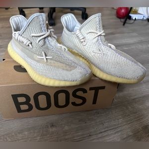 Yeezy 350 V2 natural
